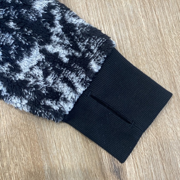 Athleta Tugga Sherpa Jacquard Hoodie - Picture 5 of 8